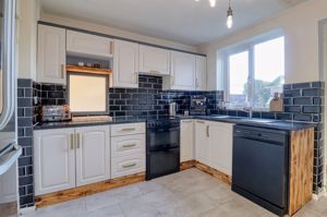 Kitchen- click for photo gallery